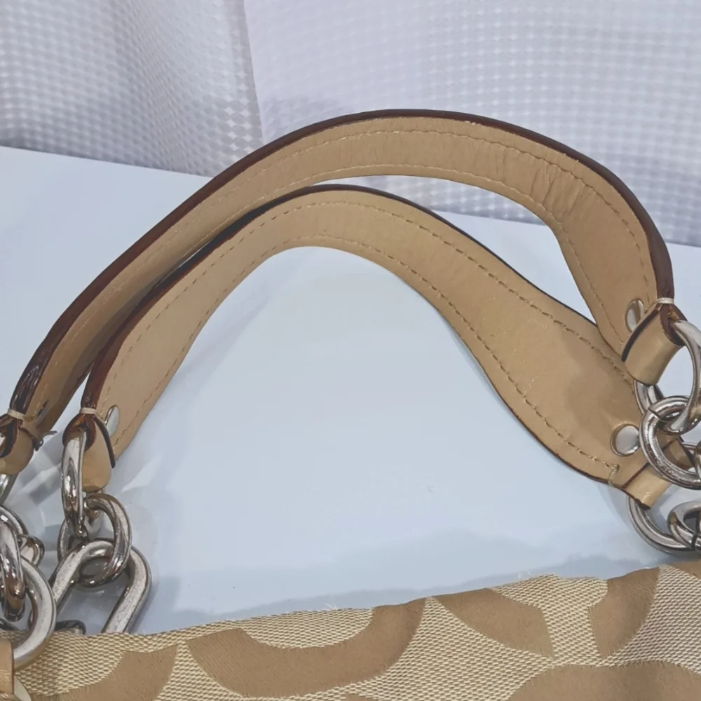 Coach Classic Bag in Mint Condition!
